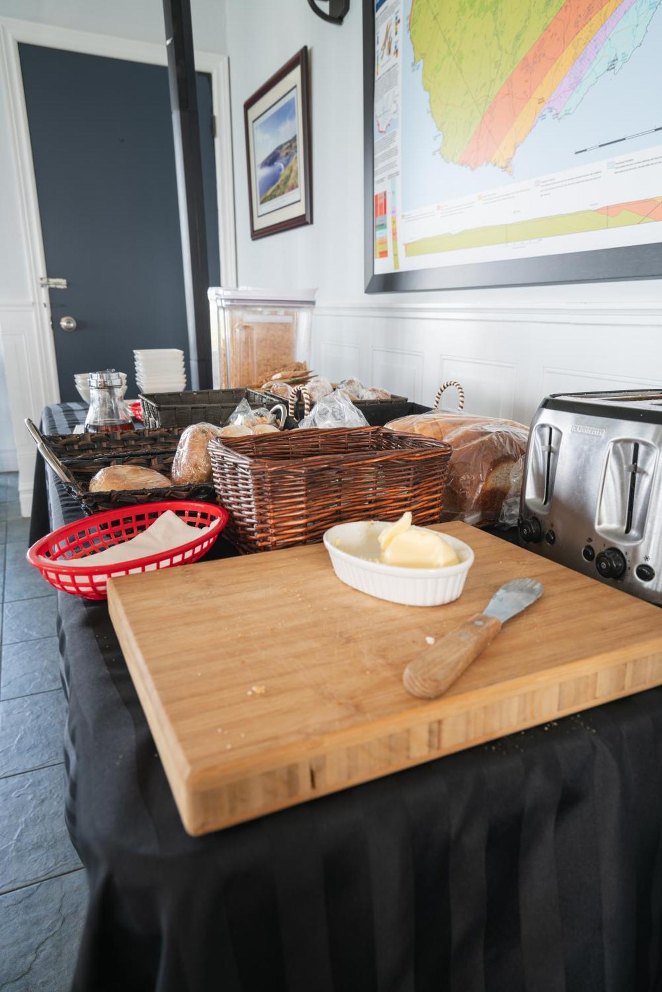Edge Of The Avalon Inn Trepassey Εξωτερικό φωτογραφία